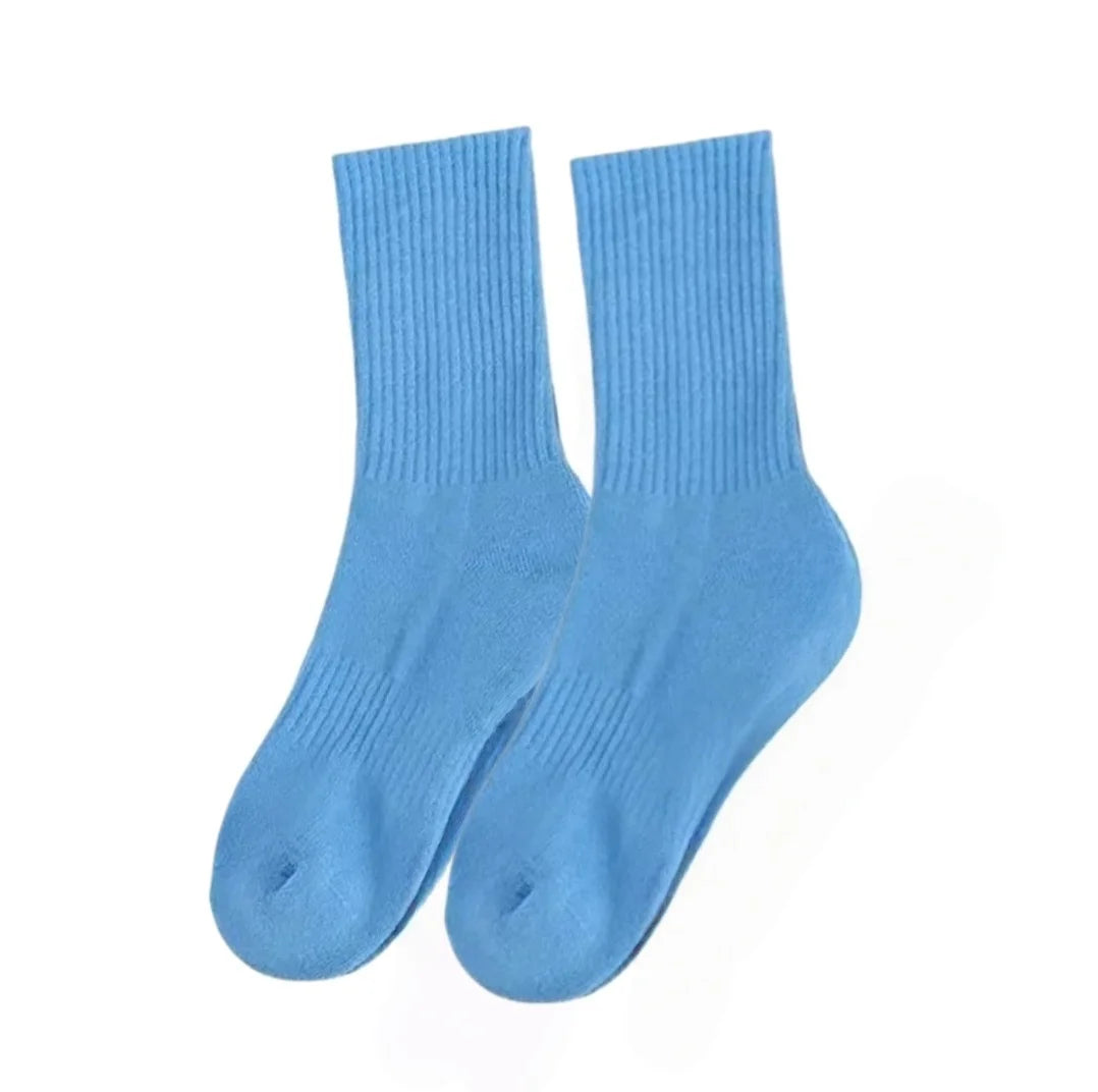 Customized socks for men and women can be customized logo printed embroidery boat socks and stockings.