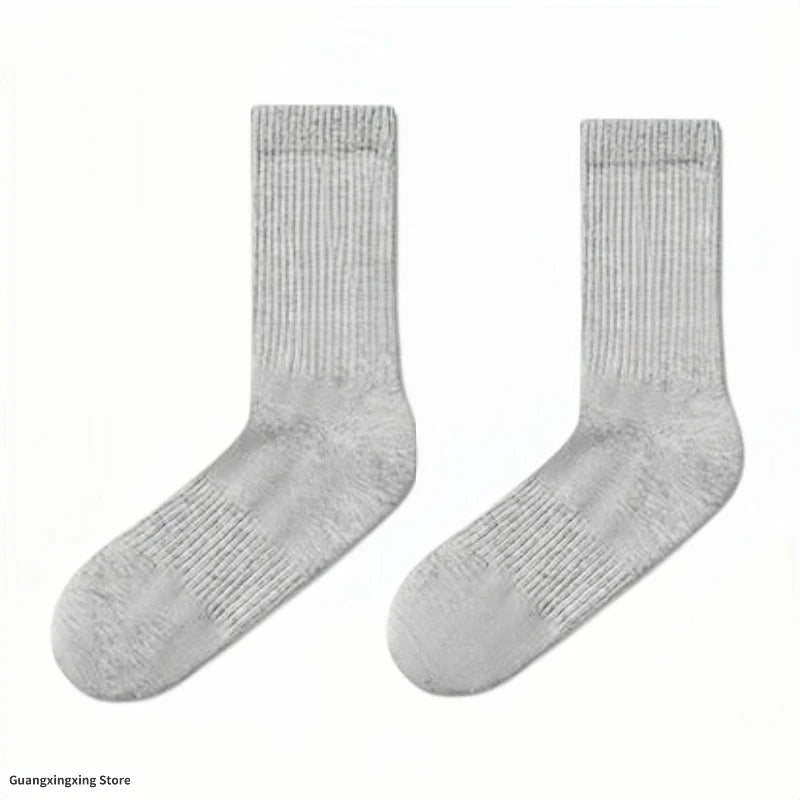 Customized socks for men and women can be customized logo printed embroidery boat socks and stockings.